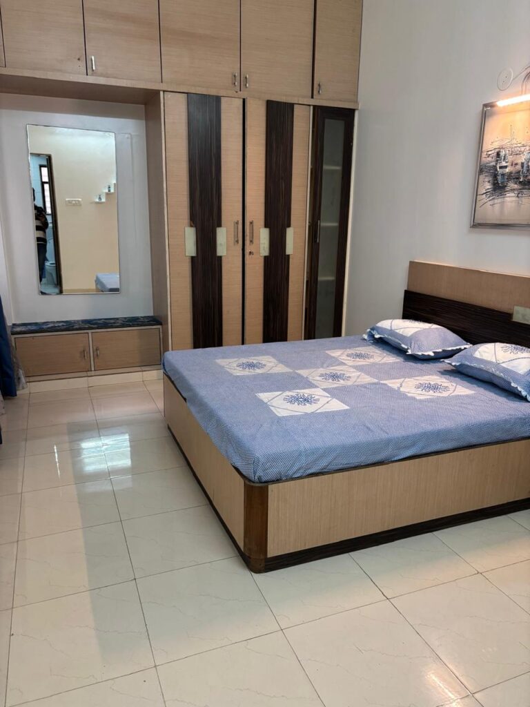 Luxurious Fully Furnished 3BHK Flat for Rent